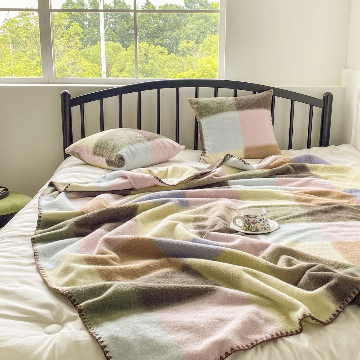 91家纺网 家纺一手货源 找家纺 十里居 2025新款双面绵羊绒多功能盖毯沙发毯户外毛毯 糖块