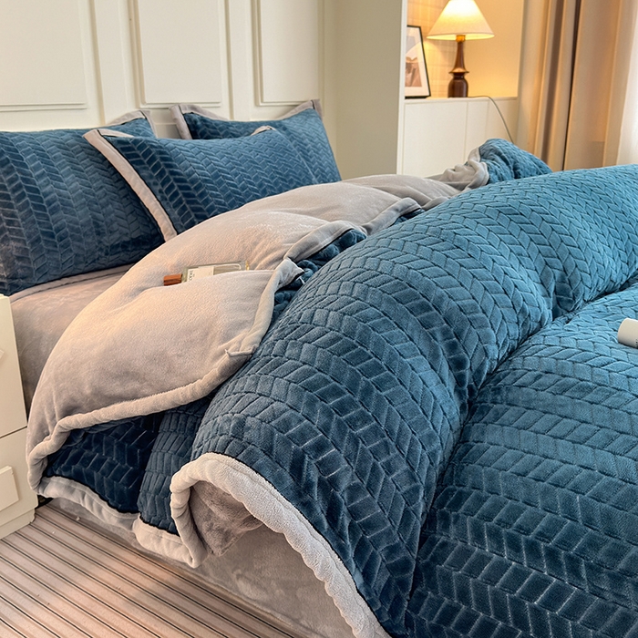 91家纺网 家纺一手货源 找家纺 （总）兰紫橙家纺 2025新款包边款色织剪花麦穗纹牛奶绒四件套