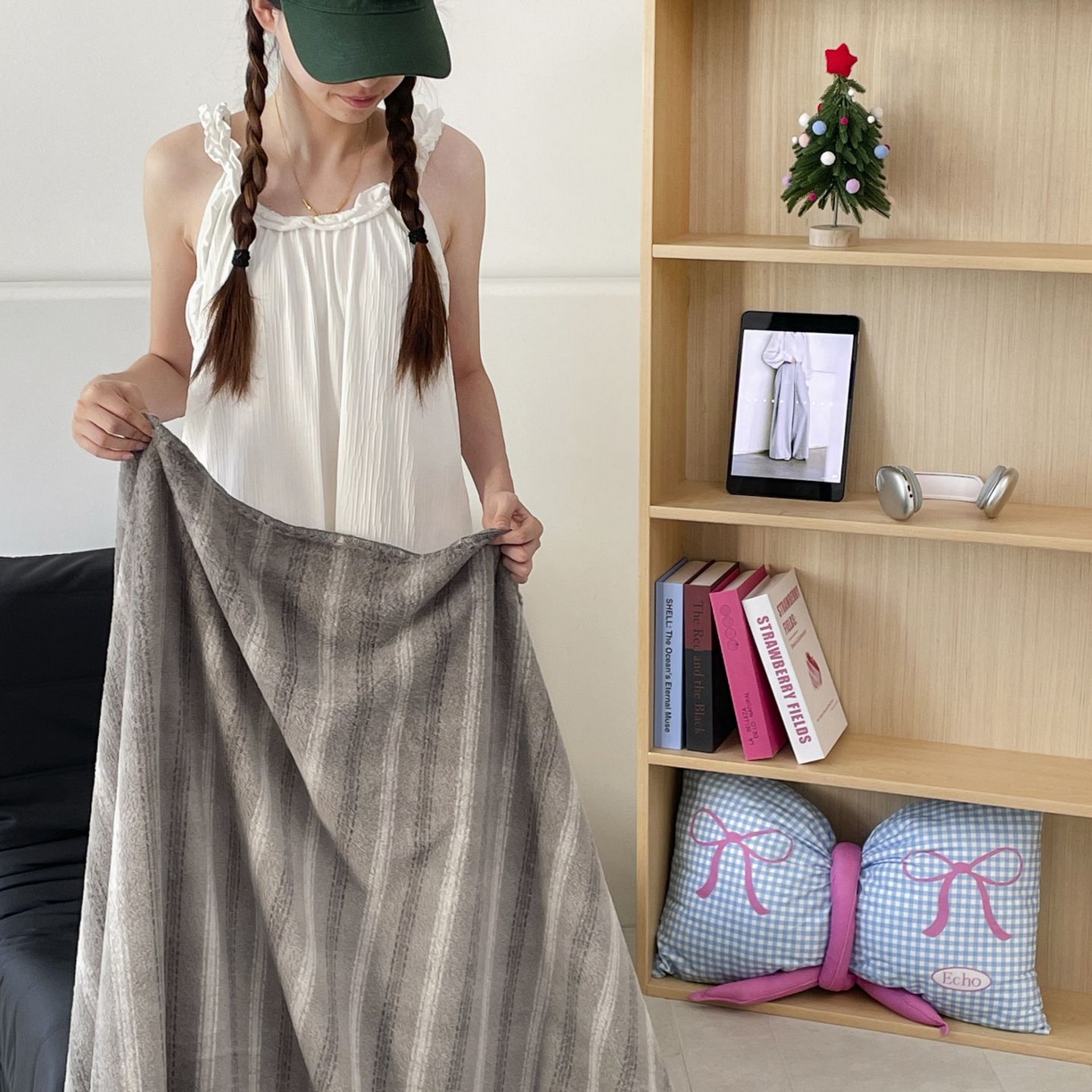 91家纺网 家纺一手货源 找家纺 十里居 2025新款双面绵羊绒多功能盖毯沙发毯户外毛毯 虚幻灰