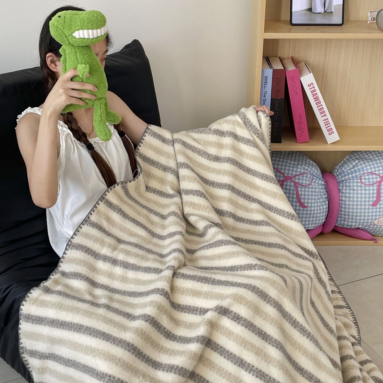 十里居 2025新款双面绵羊绒多功能盖毯沙发毯户外毛毯 虚幻米