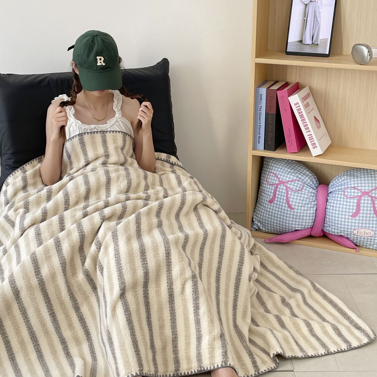 91家纺网 家纺一手货源 找家纺 十里居 2025新款双面绵羊绒多功能盖毯沙发毯户外毛毯 虚幻米