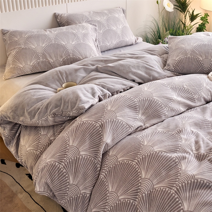 91家纺网 家纺一手货源 找家纺 （总）兰紫橙家纺 2025新款240克高克重印花雅丝绒全消光牛奶绒四件套