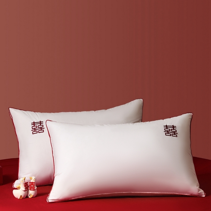 91家纺网 家纺一手货源 找家纺 欧乐蒂 2025新款婚庆刺绣立体边纤维枕 双囍枕芯～白