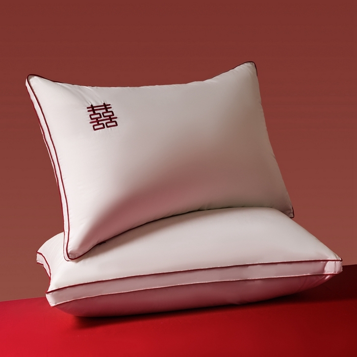 91家纺网 家纺一手货源 找家纺 欧乐蒂 2025新款婚庆刺绣立体边纤维枕 双囍枕芯～白