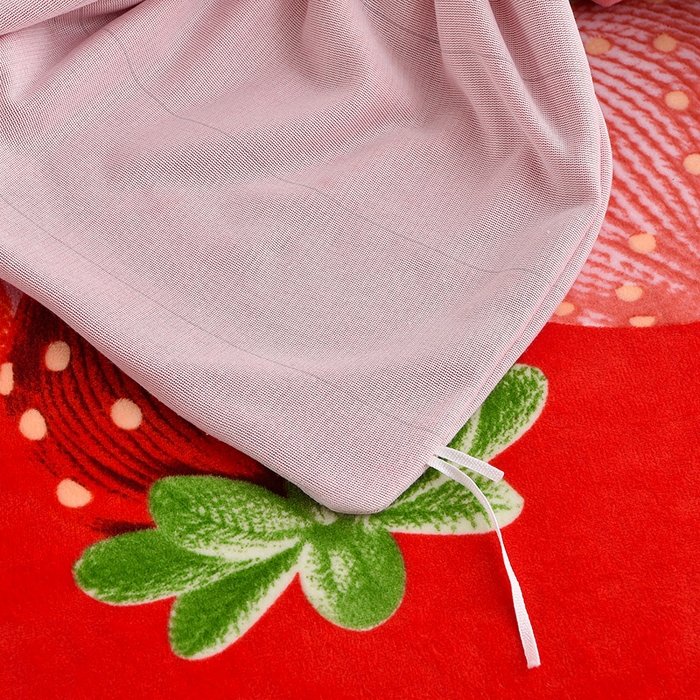 91家纺网 家纺一手货源 找家纺 博兰蒂 2025新款床裙款高克重牛奶绒印花四件套草莓兔