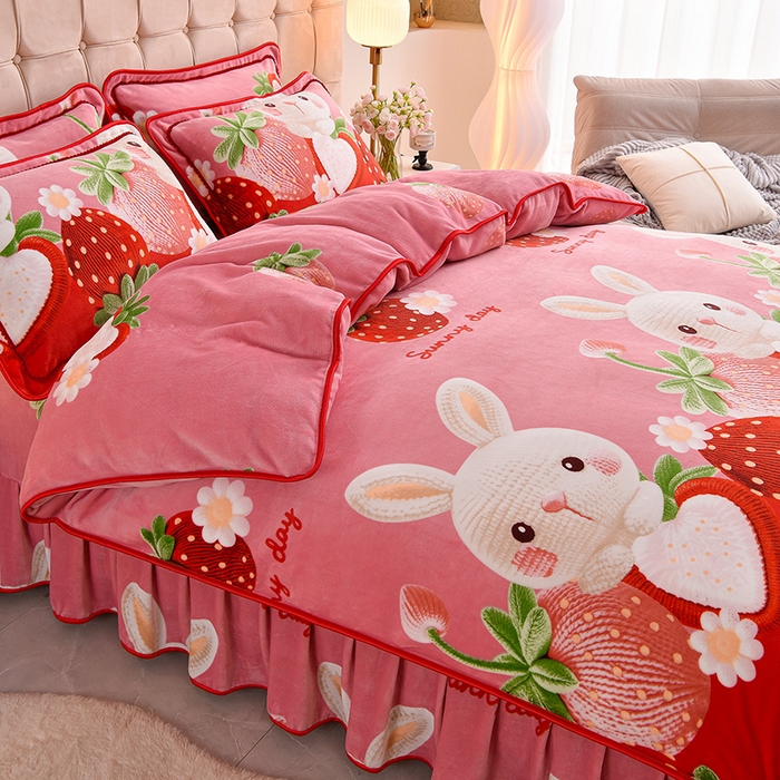 91家纺网 家纺一手货源 找家纺 （总）博兰蒂 2025新款床裙款高克重牛奶绒印花单被套