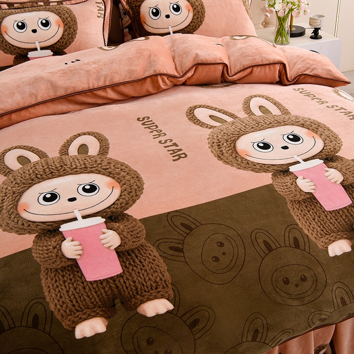 91家纺网 家纺一手货源 找家纺 博兰蒂 2025新款床裙款高克重牛奶绒印花单被套拉布布