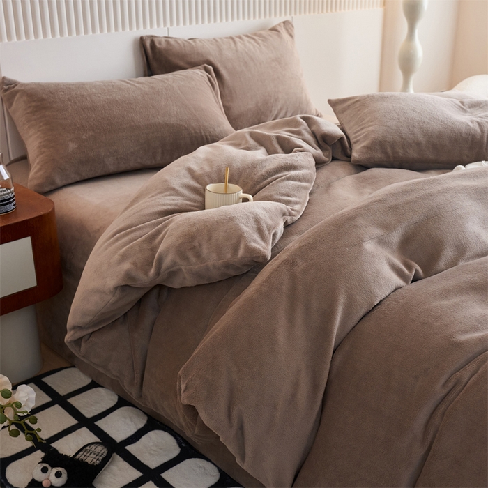 91家纺网 家纺一手货源 找家纺 （总）兰紫橙家纺 2025新款200克重纯色单面牛奶绒四件套