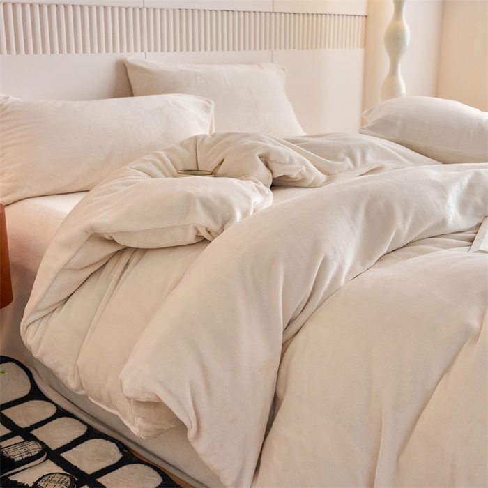 91家纺网 家纺一手货源 找家纺 （总）兰紫橙家纺 2025新款200克重纯色单面牛奶绒四件套