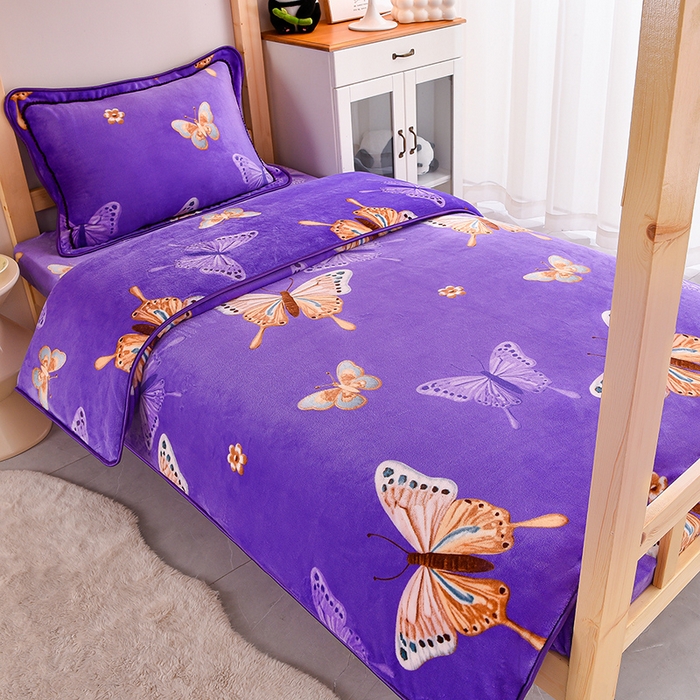 91家纺网 家纺一手货源 找家纺 （总）博兰蒂 2025新款床裙款高克重牛奶绒印花学生三件套