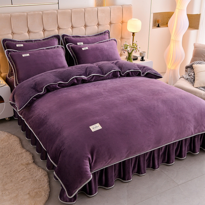 91家纺网 家纺一手货源 找家纺 博兰蒂 2025秋冬新款高克重纯色牛奶绒床裙款四件套墨紫