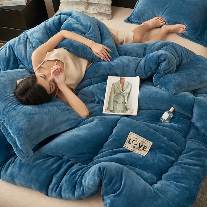 91家纺网 家纺一手货源 找家纺 （总）畅销被业 2025新款双面牛奶绒冬被被子被芯