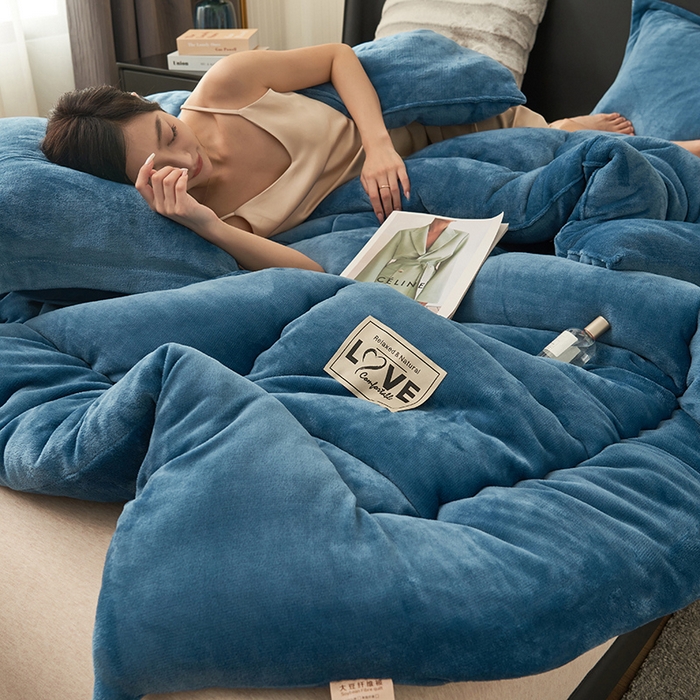 91家纺网 家纺一手货源 找家纺 畅销被业 2025新款双面牛奶绒冬被被子被芯 牛奶绒-宾利蓝