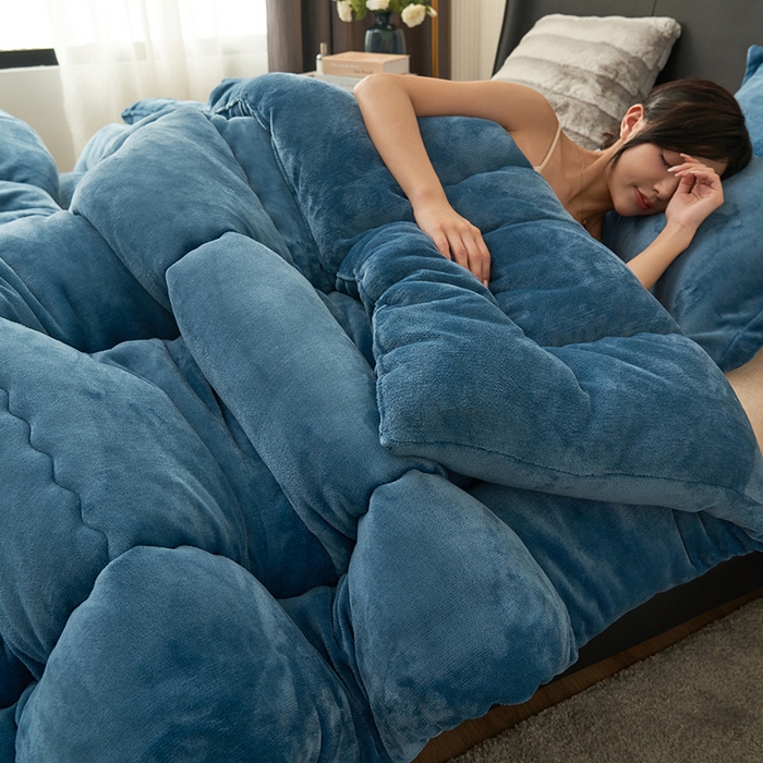 91家纺网 家纺一手货源 找家纺 畅销被业 2025新款双面牛奶绒冬被被子被芯 牛奶绒-宾利蓝