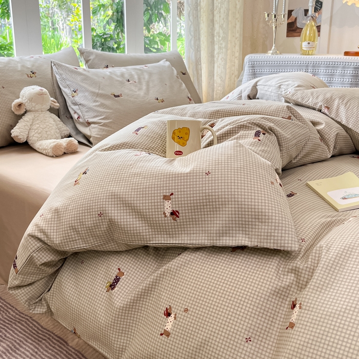 91家纺网 家纺一手货源 找家纺 柠馨 2025秋冬新款全棉印花四件套 绅士狗狗