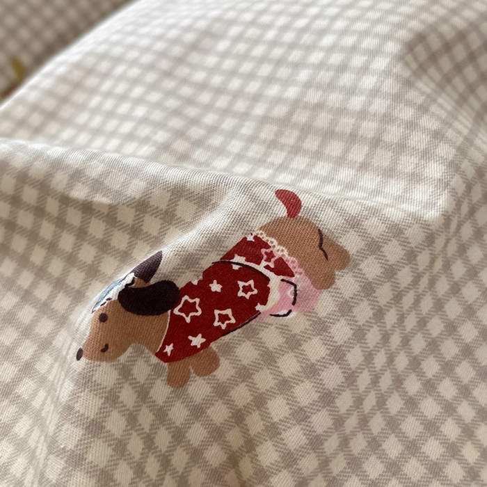 91家纺网 家纺一手货源 找家纺 柠馨 2025秋冬新款全棉印花四件套 绅士狗狗