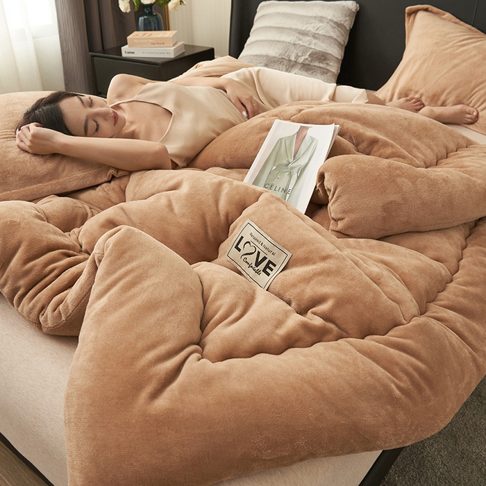 91家纺网 家纺一手货源 找家纺 畅销被业 2025新款双面牛奶绒冬被被子被芯 牛奶绒-卡其