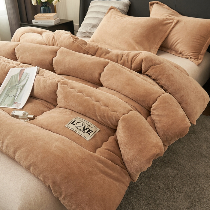 91家纺网 家纺一手货源 找家纺 畅销被业 2025新款双面牛奶绒冬被被子被芯 牛奶绒-卡其