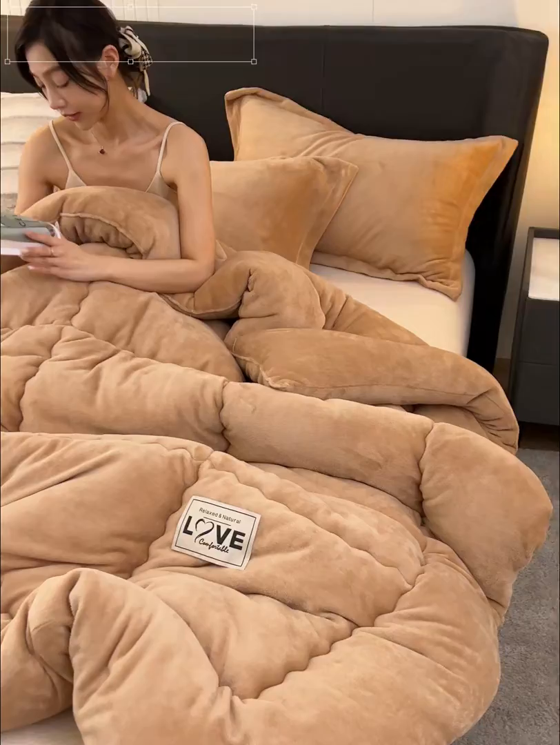 91家纺网 家纺一手货源 找家纺 畅销被业 2025新款双面牛奶绒冬被被子被芯 牛奶绒-卡其