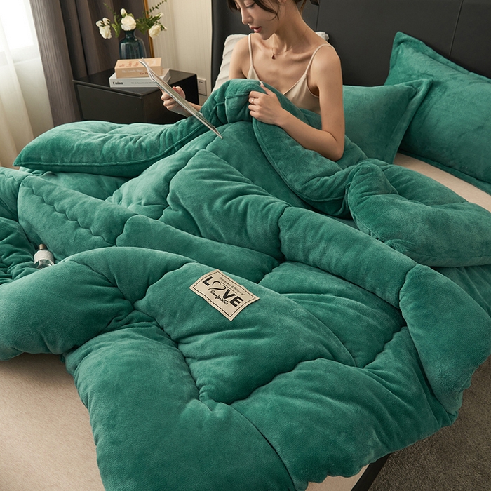 91家纺网 家纺一手货源 找家纺 畅销被业 2025新款双面牛奶绒冬被被子被芯 牛奶绒-水绿