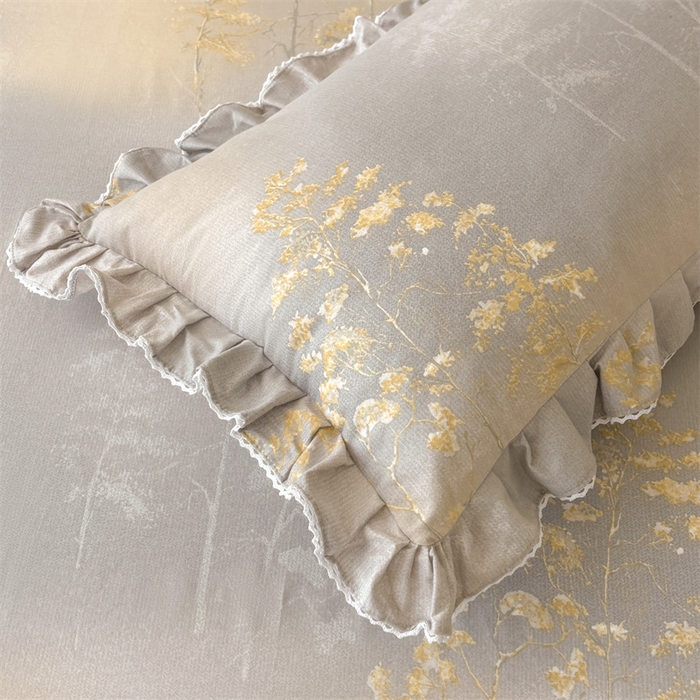 91家纺网 家纺一手货源 找家纺 缦彩 2025新款全棉纯棉磨毛印花拉链式花边枕套一对 安娜丽丝灰