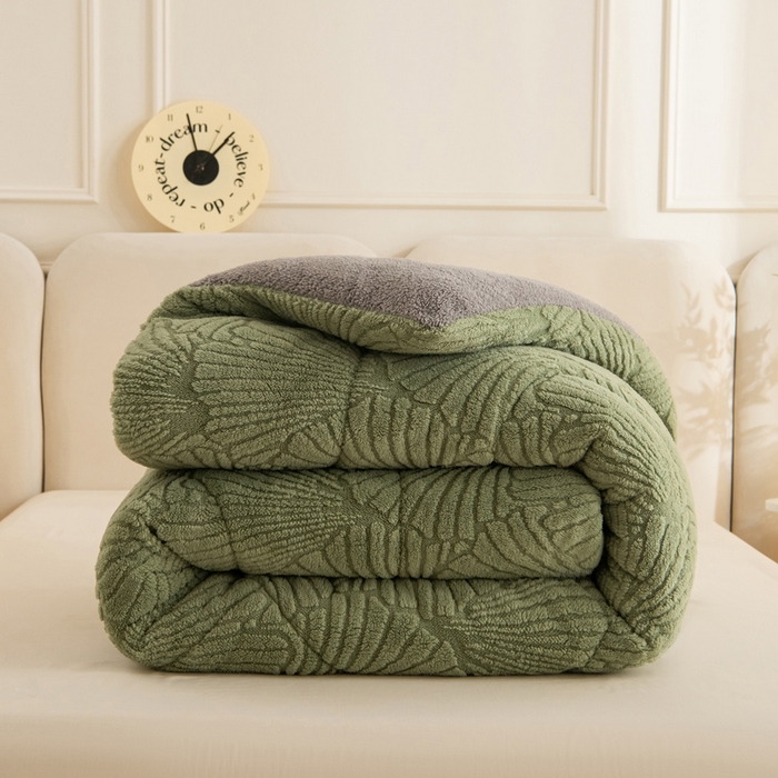 91家纺网 家纺一手货源 找家纺 畅销被业 2025新款跨境外贸塔芙绒羊羔绒提花系列冬被子被芯 银杏叶绿