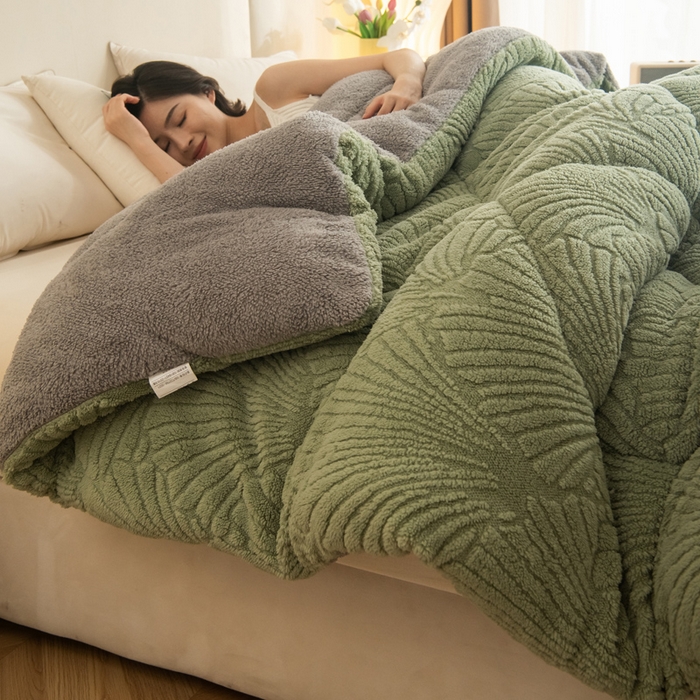 91家纺网 家纺一手货源 找家纺 畅销被业 2025新款跨境外贸塔芙绒羊羔绒提花系列冬被子被芯 银杏叶绿