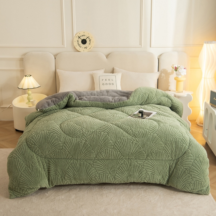 91家纺网 家纺一手货源 找家纺 畅销被业 2025新款跨境外贸塔芙绒羊羔绒提花系列冬被子被芯 银杏叶绿