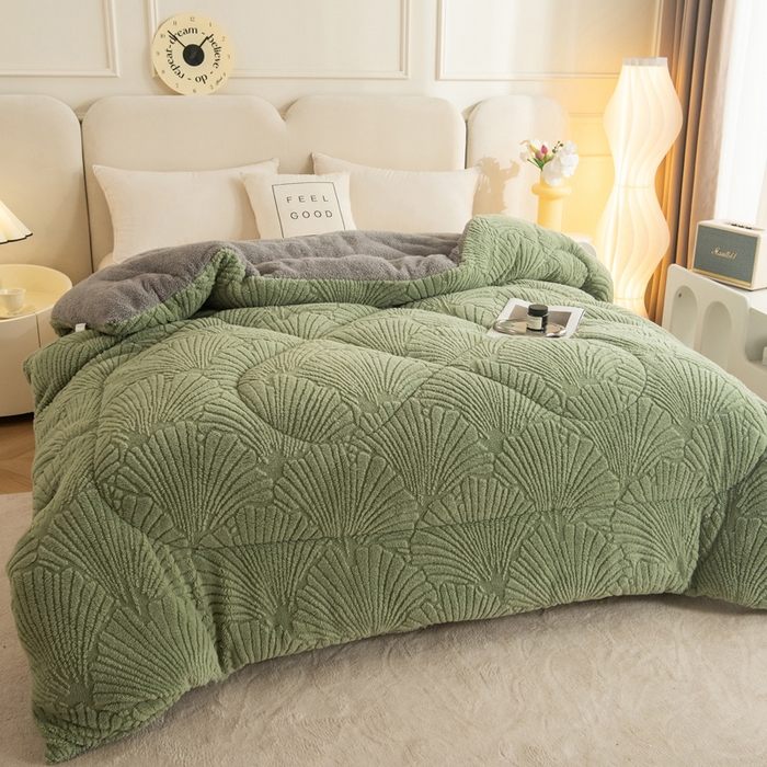 91家纺网 家纺一手货源 找家纺 畅销被业 2025新款跨境外贸塔芙绒羊羔绒提花系列冬被子被芯 银杏叶绿
