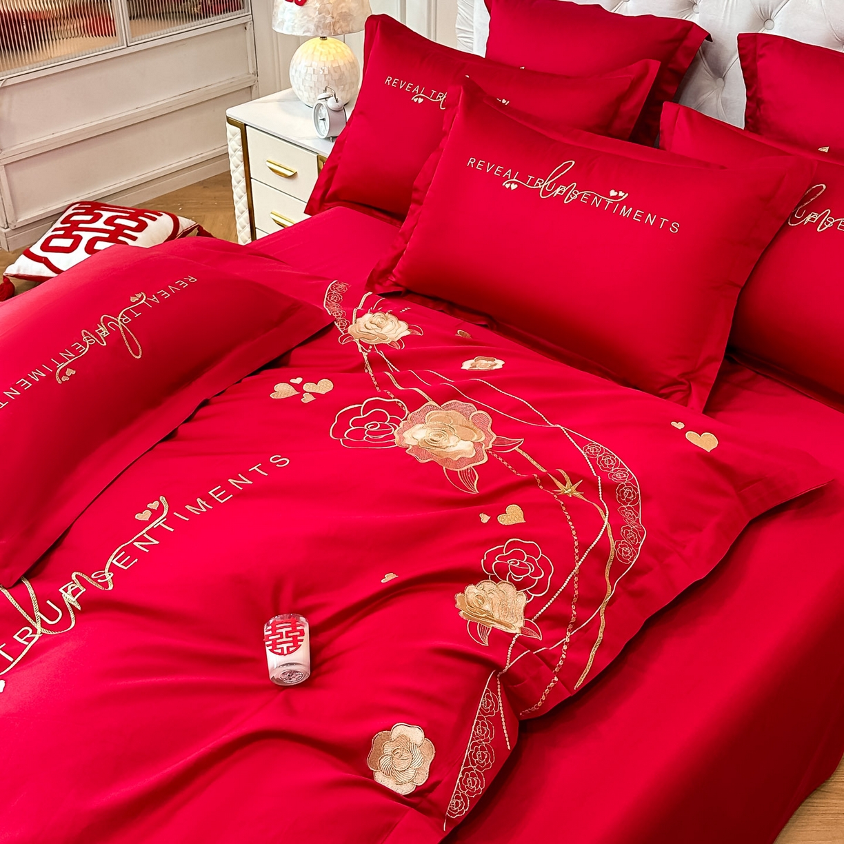 91家纺网 家纺一手货源 找家纺 欧乐蒂 2025新款亲肤棉婚庆刺绣四件套 玫瑰爱恋