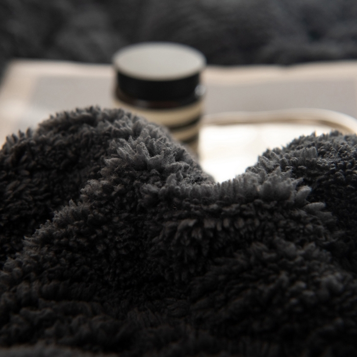 91家纺网 家纺一手货源 找家纺 畅销被业 2025新款跨境外贸塔芙绒羊羔绒提花系列冬被子被芯 银杏叶深灰