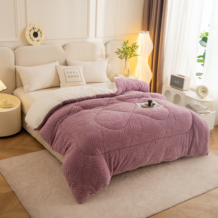 91家纺网 家纺一手货源 找家纺 畅销被业 2025新款跨境外贸塔芙绒羊羔绒提花系列冬被子被芯 银杏叶紫色