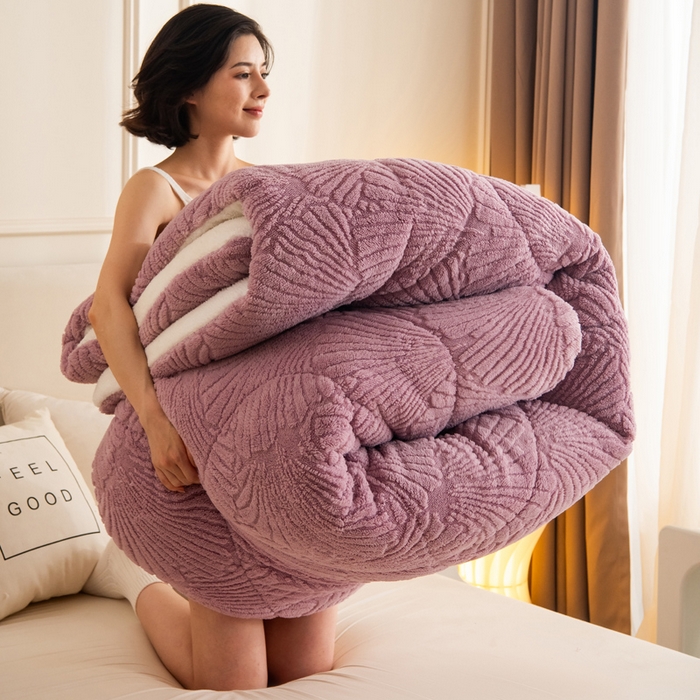 91家纺网 家纺一手货源 找家纺 畅销被业 2025新款跨境外贸塔芙绒羊羔绒提花系列冬被子被芯 银杏叶紫色