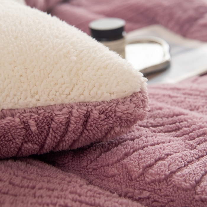 91家纺网 家纺一手货源 找家纺 畅销被业 2025新款跨境外贸塔芙绒羊羔绒提花系列冬被子被芯 银杏叶紫色