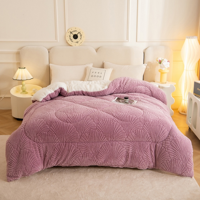 91家纺网 家纺一手货源 找家纺 畅销被业 2025新款跨境外贸塔芙绒羊羔绒提花系列冬被子被芯 银杏叶紫色