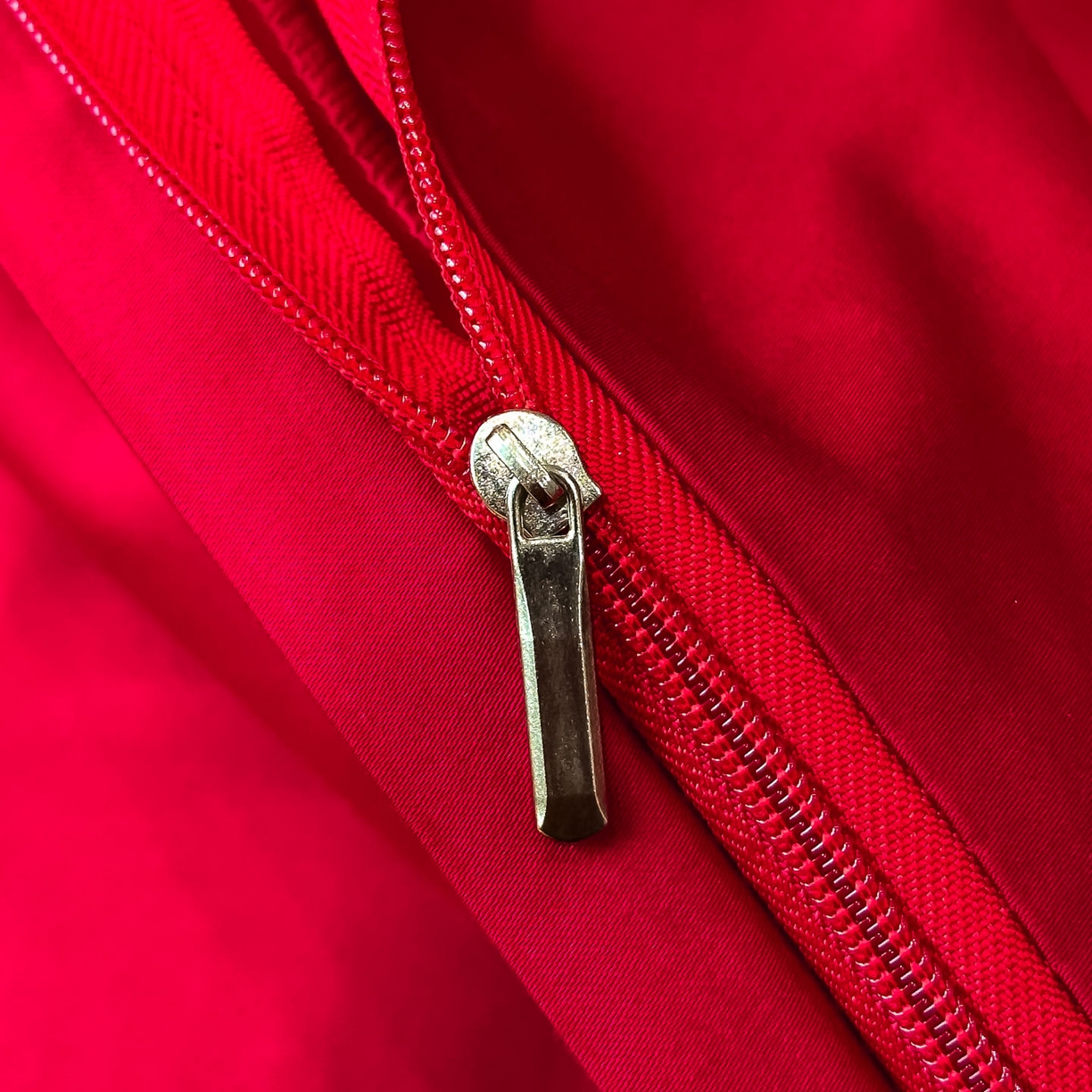 91家纺网 家纺一手货源 找家纺 欧乐蒂 2025新款亲肤棉婚庆刺绣四件套 梦巴黎