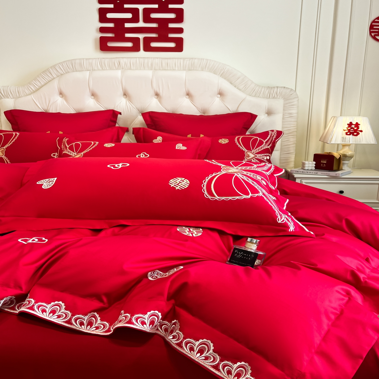 91家纺网 家纺一手货源 找家纺 欧乐蒂 2025新款亲肤棉婚庆刺绣四件套 一见倾心