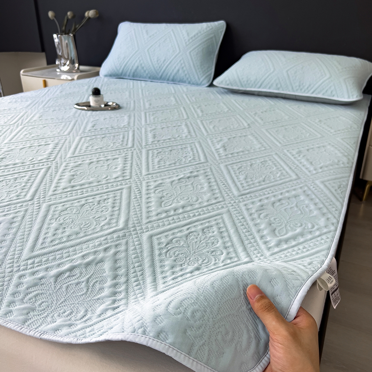 91家纺网 家纺一手货源 找家纺 （总）眠多宝 2025新款柔感彩绒棉纯色夹棉床盖床护垫薄床垫