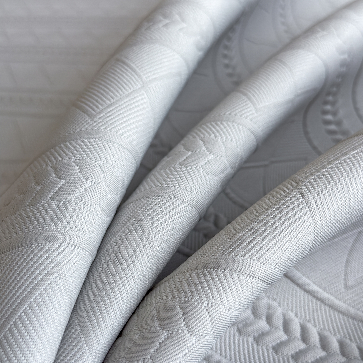 91家纺网 家纺一手货源 找家纺 （总）眠多宝 2025新款柔感彩绒棉纯色夹棉全包围床笠