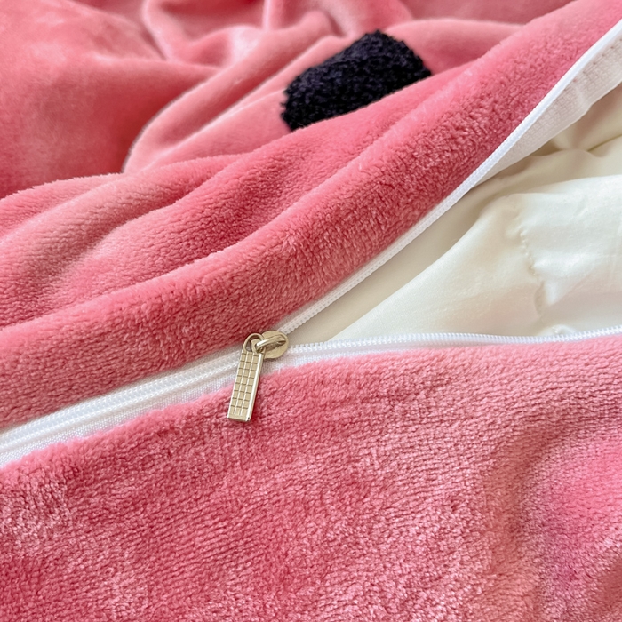 91家纺网 家纺一手货源 找家纺 喜梦缘家纺 2025新款牛奶绒毛巾绣四件套 蝴蝶结-红豆沙