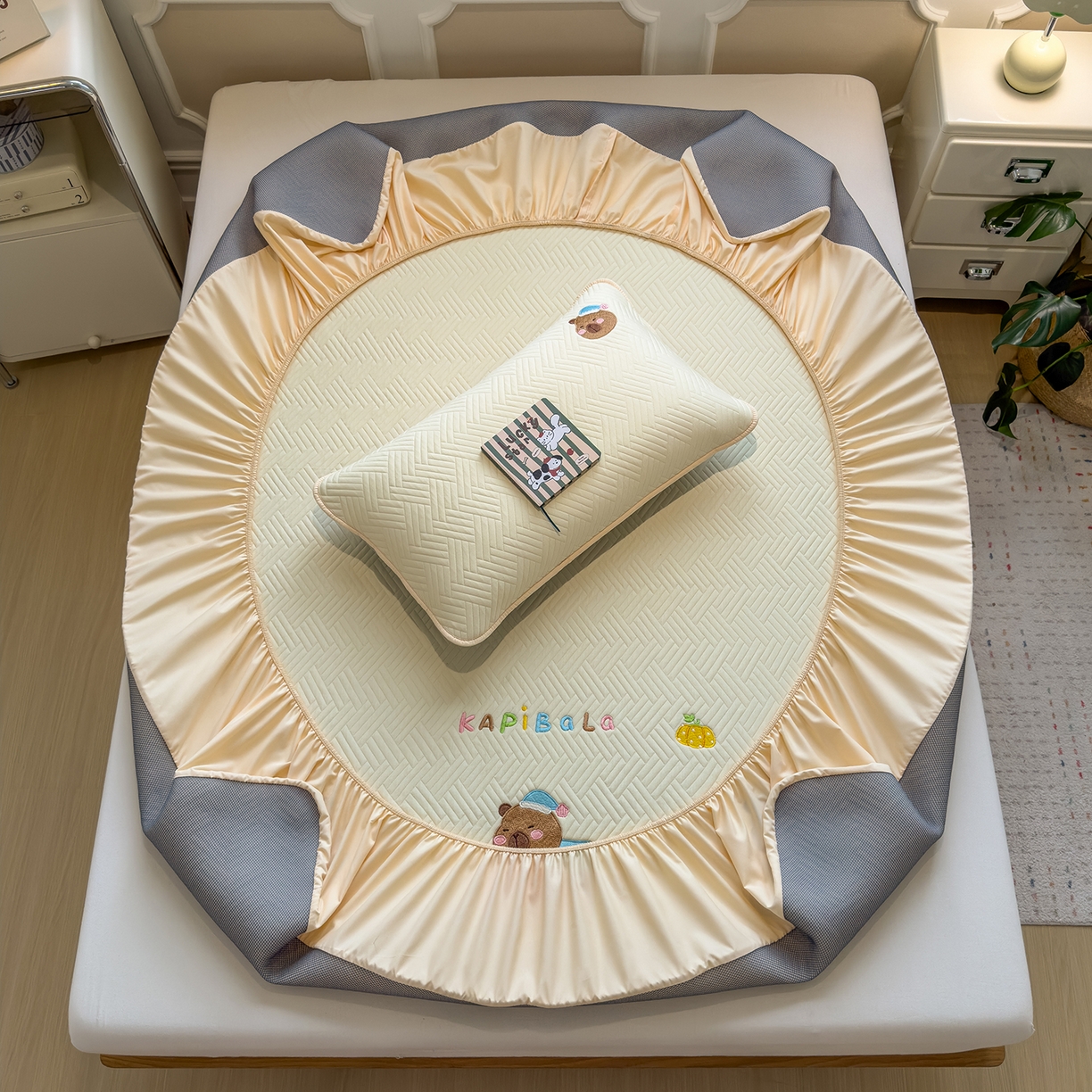 91家纺网 家纺一手货源 找家纺 （总）眠多宝 2025新款三联刺绣卡通夹棉床笠全包围床垫保护套