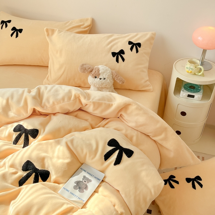 91家纺网 家纺一手货源 找家纺 喜梦缘家纺 2025新款牛奶绒毛巾绣四件套 蝴蝶结-麦黄