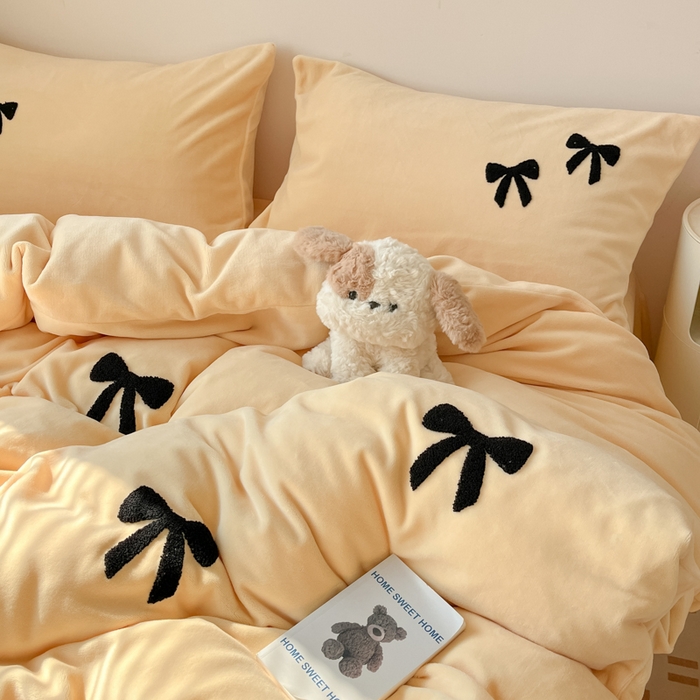 91家纺网 家纺一手货源 找家纺 喜梦缘家纺 2025新款牛奶绒毛巾绣四件套 蝴蝶结-麦黄