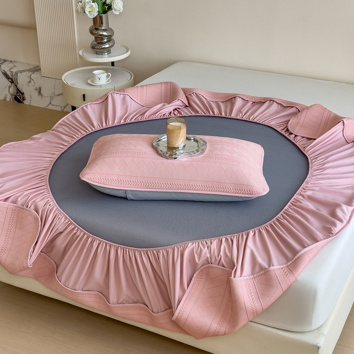 91家纺网 家纺一手货源 找家纺 眠多宝 2025新款柔感彩绒棉纯色夹棉全包围床笠 素菱笺-豆沙奶昔