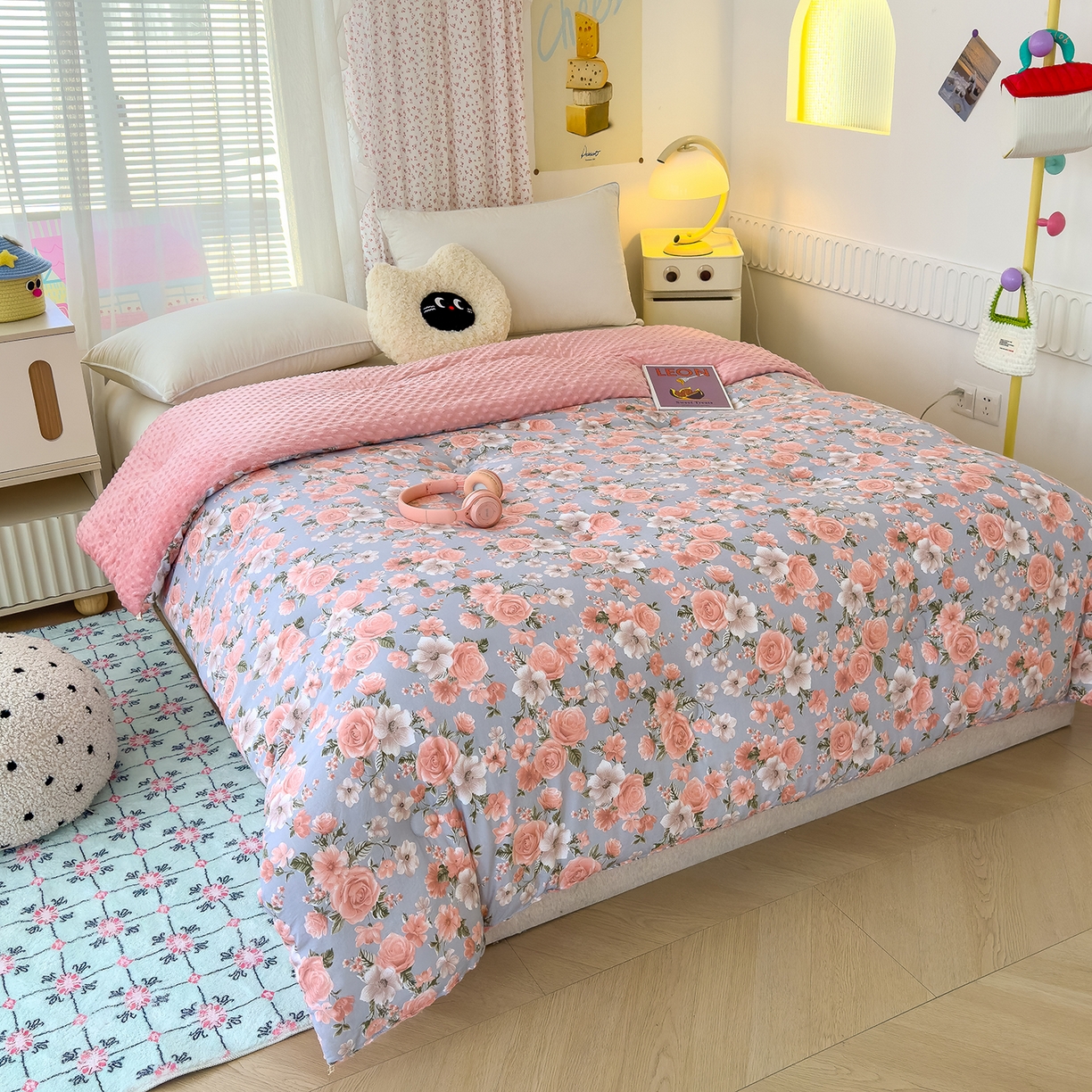 91家纺网 家纺一手货源 找家纺 爱宝被业 2025新款A类水洗棉双层纱豆豆绒被芯 花开朵朵