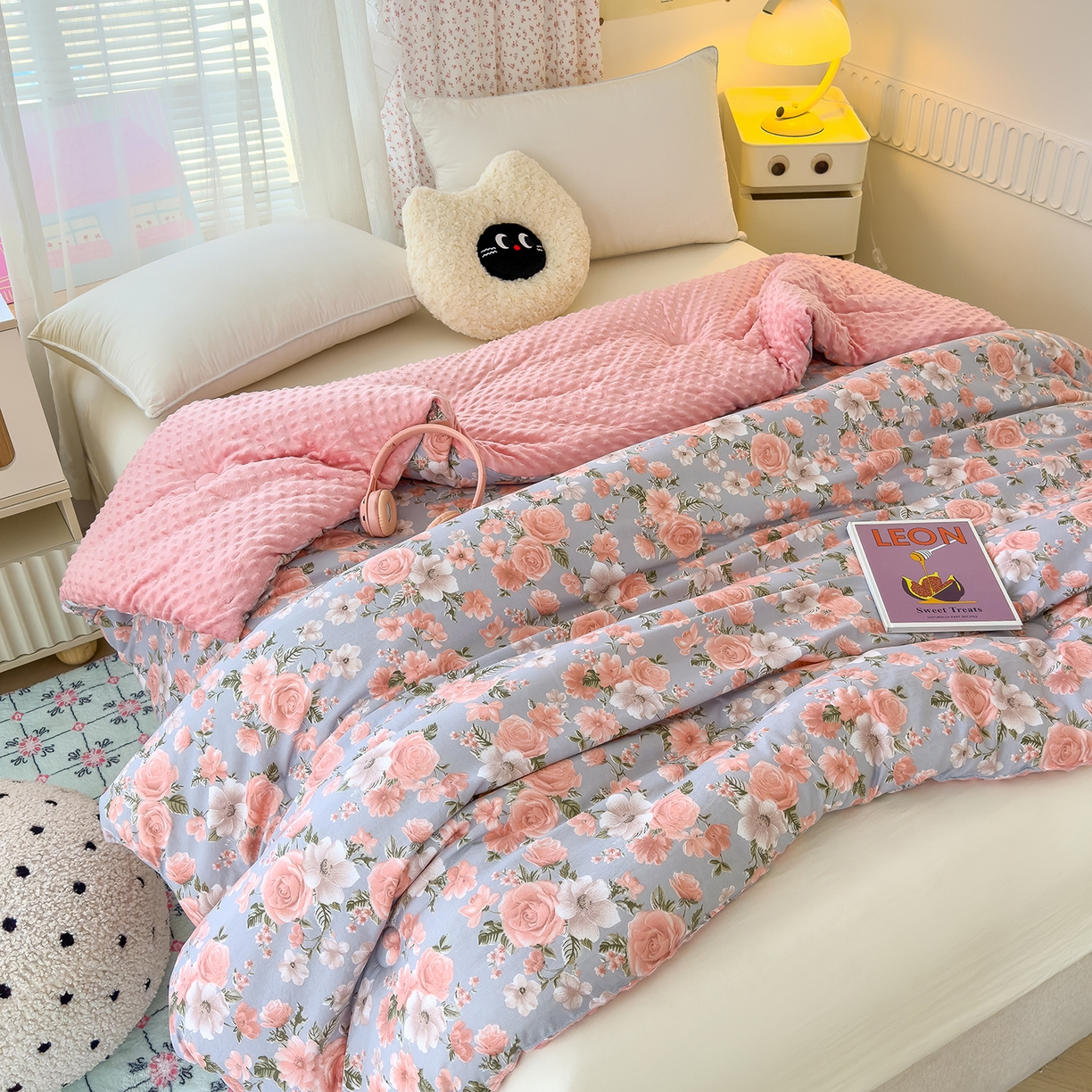 91家纺网 家纺一手货源 找家纺 爱宝被业 2025新款A类水洗棉双层纱豆豆绒被芯 花开朵朵