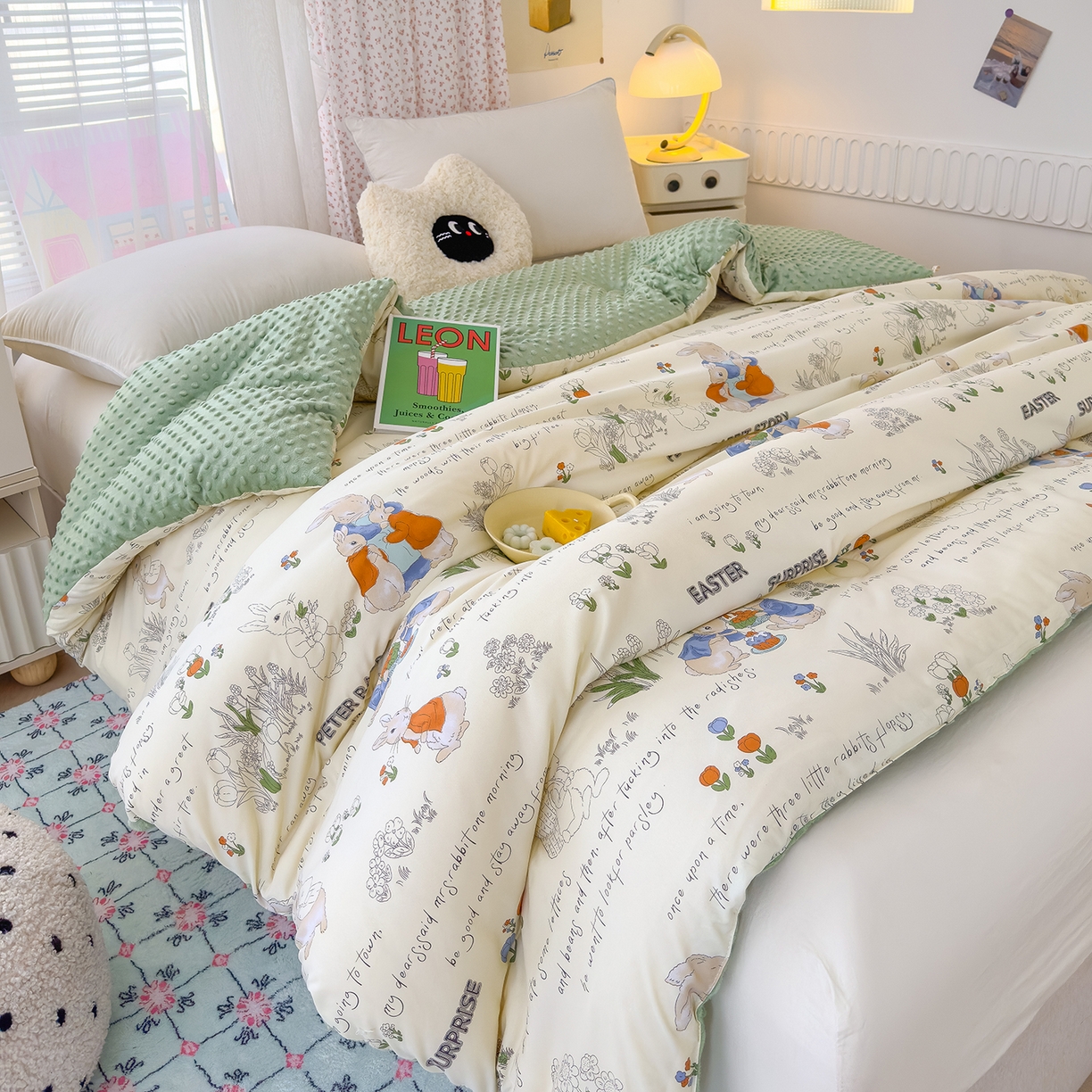 91家纺网 家纺一手货源 找家纺 爱宝被业 2025新款A类水洗棉双层纱豆豆绒被芯 小兔花园