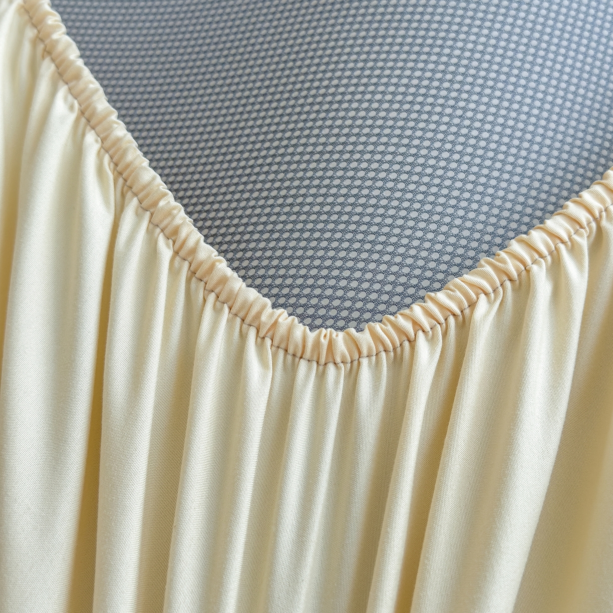 91家纺网 家纺一手货源 找家纺 眠多宝 2025新款柔感彩绒棉纯色夹棉全包围床笠 素菱笺-麦浪黄