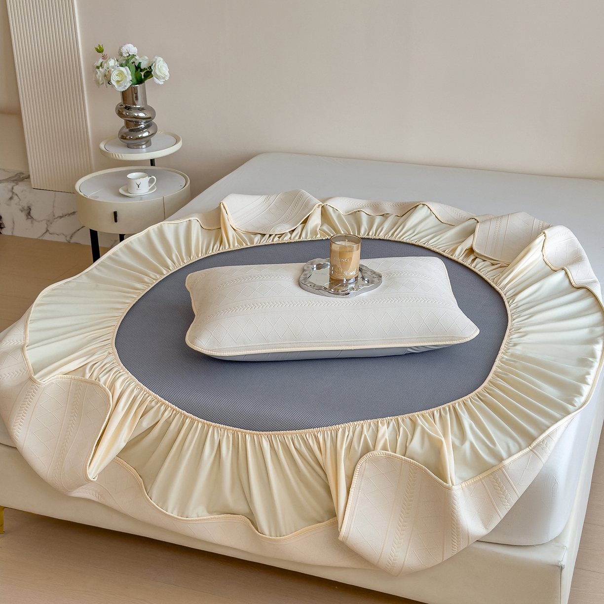 91家纺网 家纺一手货源 找家纺 眠多宝 2025新款柔感彩绒棉纯色夹棉全包围床笠 素菱笺-麦米黄