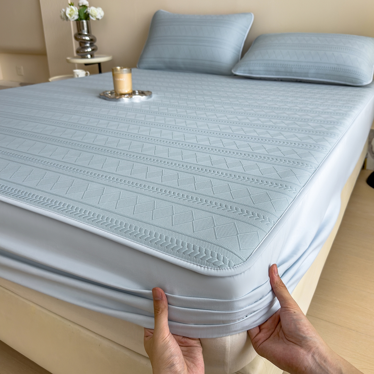 91家纺网 家纺一手货源 找家纺 眠多宝 2025新款柔感彩绒棉纯色夹棉全包围床笠 素菱笺-青釉蓝